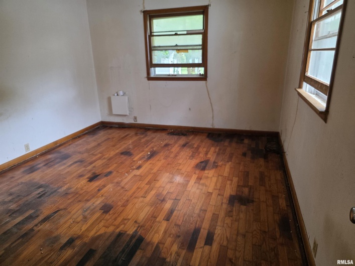 516 FREDERICK Street, Herrin, Illinois 62948, 3 Bedrooms Bedrooms, 0 ,1 BathroomBathrooms,Residential,For Sale,FREDERICK,0,RMAEB458409