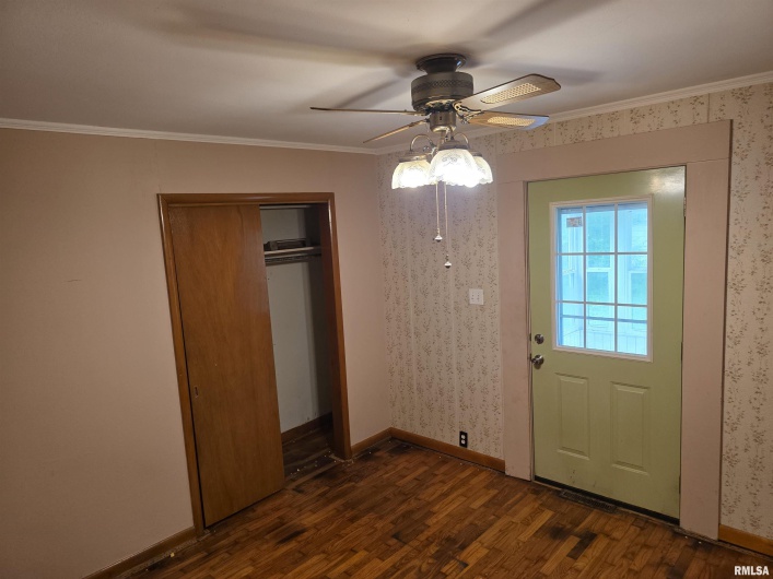 516 FREDERICK Street, Herrin, Illinois 62948, 3 Bedrooms Bedrooms, 0 ,1 BathroomBathrooms,Residential,For Sale,FREDERICK,0,RMAEB458409
