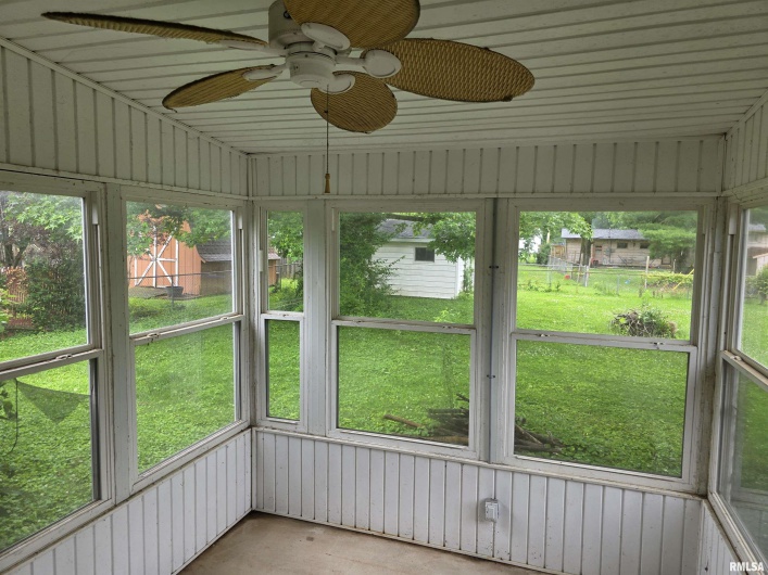 516 FREDERICK Street, Herrin, Illinois 62948, 3 Bedrooms Bedrooms, 0 ,1 BathroomBathrooms,Residential,For Sale,FREDERICK,0,RMAEB458409