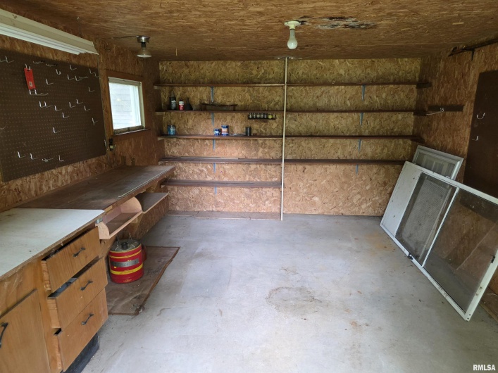 516 FREDERICK Street, Herrin, Illinois 62948, 3 Bedrooms Bedrooms, 0 ,1 BathroomBathrooms,Residential,For Sale,FREDERICK,0,RMAEB458409
