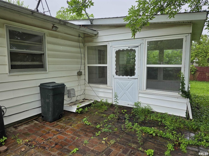 516 FREDERICK Street, Herrin, Illinois 62948, 3 Bedrooms Bedrooms, 0 ,1 BathroomBathrooms,Residential,For Sale,FREDERICK,0,RMAEB458409