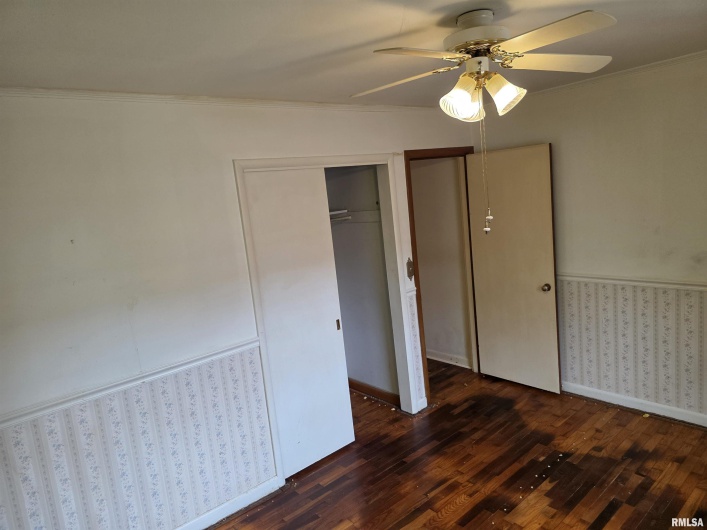516 FREDERICK Street, Herrin, Illinois 62948, 3 Bedrooms Bedrooms, 0 ,1 BathroomBathrooms,Residential,For Sale,FREDERICK,0,RMAEB458409