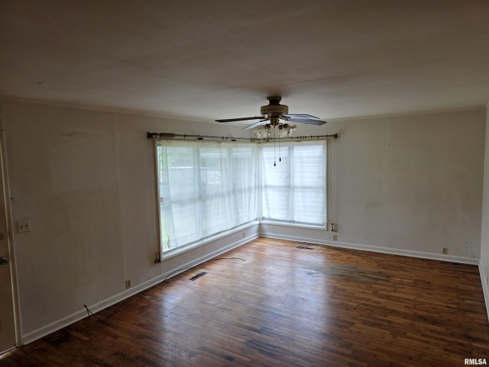 516 FREDERICK Street, Herrin, Illinois 62948, 3 Bedrooms Bedrooms, 0 ,1 BathroomBathrooms,Residential,For Sale,FREDERICK,0,RMAEB458409
