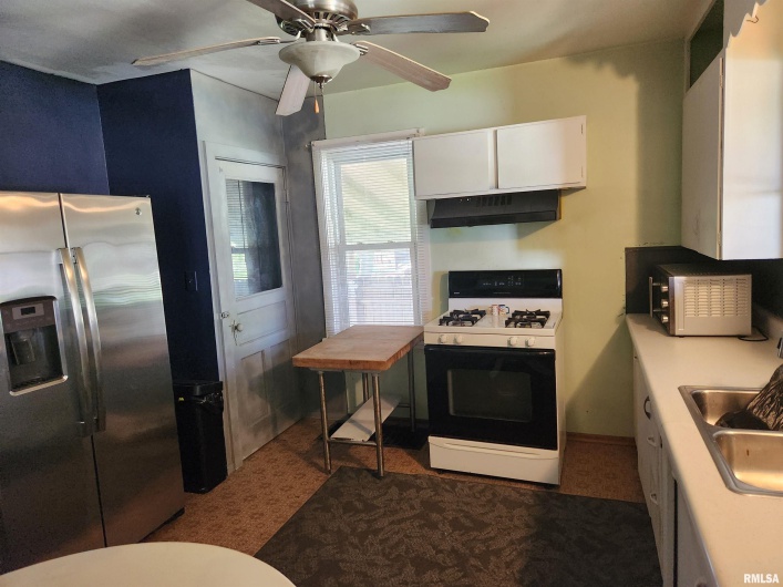 208 DAVIS Street, Ava, Illinois 62907, 2 Bedrooms Bedrooms, 0 ,1 BathroomBathrooms,Residential,For Sale,DAVIS,0,RMAQC4262285