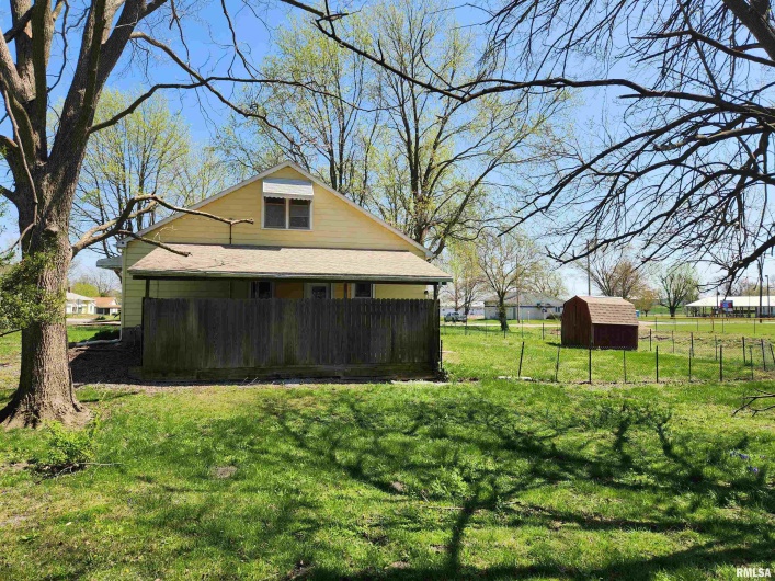208 DAVIS Street, Ava, Illinois 62907, 2 Bedrooms Bedrooms, 0 ,1 BathroomBathrooms,Residential,For Sale,DAVIS,0,RMAQC4262285