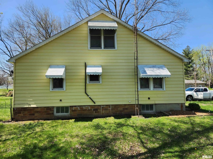 208 DAVIS Street, Ava, Illinois 62907, 2 Bedrooms Bedrooms, 0 ,1 BathroomBathrooms,Residential,For Sale,DAVIS,0,RMAQC4262285