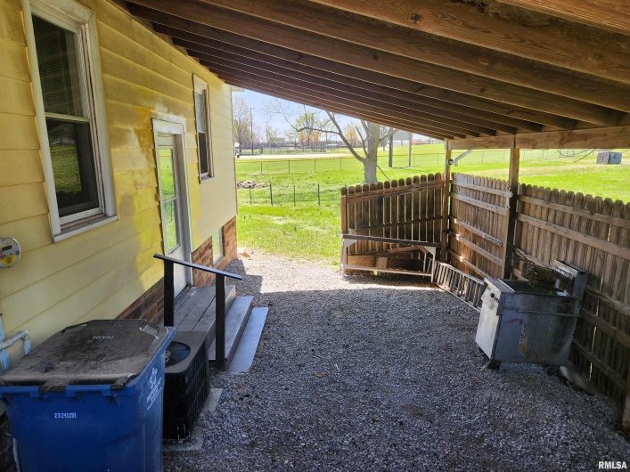 208 DAVIS Street, Ava, Illinois 62907, 2 Bedrooms Bedrooms, 0 ,1 BathroomBathrooms,Residential,For Sale,DAVIS,0,RMAQC4262285