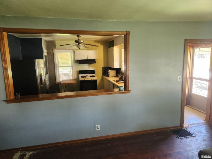 208 DAVIS Street, Ava, Illinois 62907, 2 Bedrooms Bedrooms, 0 ,1 BathroomBathrooms,Residential,For Sale,DAVIS,0,RMAQC4262285