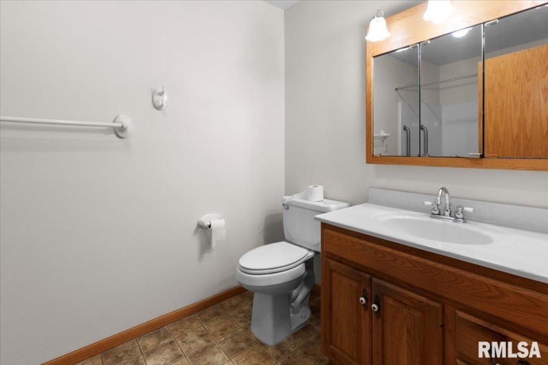 1504 APACHE Drive, Marion, Illinois 62959, 3 Bedrooms Bedrooms, 0 ,2 BathroomsBathrooms,Residential,For Sale,APACHE,0,RMAEB458417