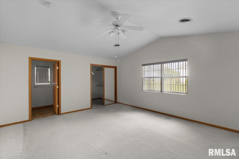 1504 APACHE Drive, Marion, Illinois 62959, 3 Bedrooms Bedrooms, 0 ,2 BathroomsBathrooms,Residential,For Sale,APACHE,0,RMAEB458417
