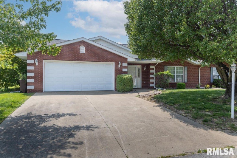 1504 APACHE Drive, Marion, Illinois 62959, 3 Bedrooms Bedrooms, 0 ,2 BathroomsBathrooms,Residential,For Sale,APACHE,0,RMAEB458417