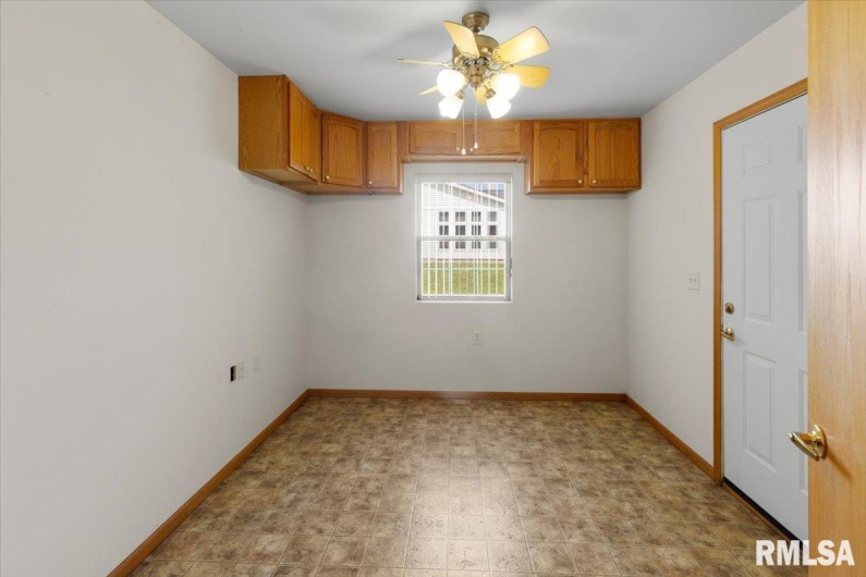 1504 APACHE Drive, Marion, Illinois 62959, 3 Bedrooms Bedrooms, 0 ,2 BathroomsBathrooms,Residential,For Sale,APACHE,0,RMAEB458417