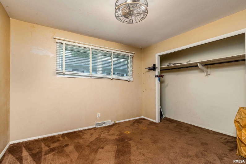 1704 CAROL Drive, Marion, Illinois 62959, 3 Bedrooms Bedrooms, 0 ,2 BathroomsBathrooms,Residential,For Sale,CAROL,0,RMAQC4264426