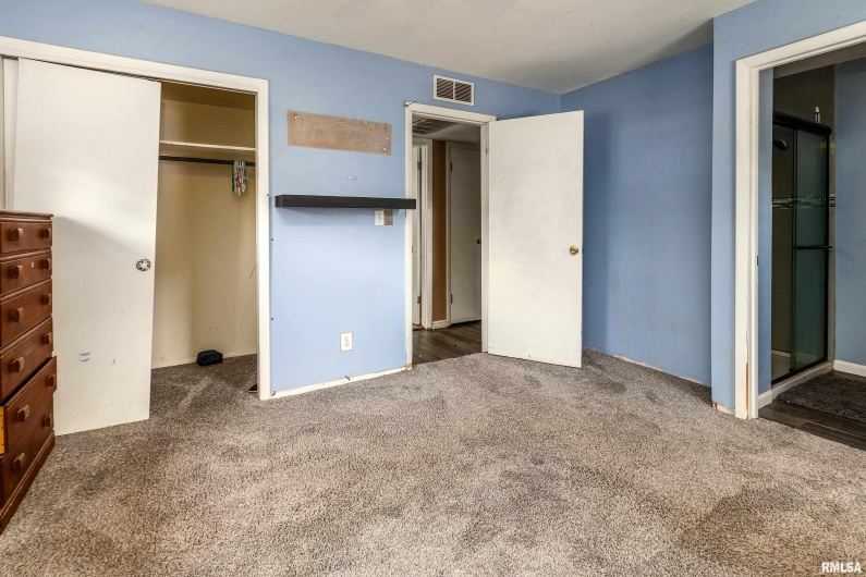 1704 CAROL Drive, Marion, Illinois 62959, 3 Bedrooms Bedrooms, 0 ,2 BathroomsBathrooms,Residential,For Sale,CAROL,0,RMAQC4264426