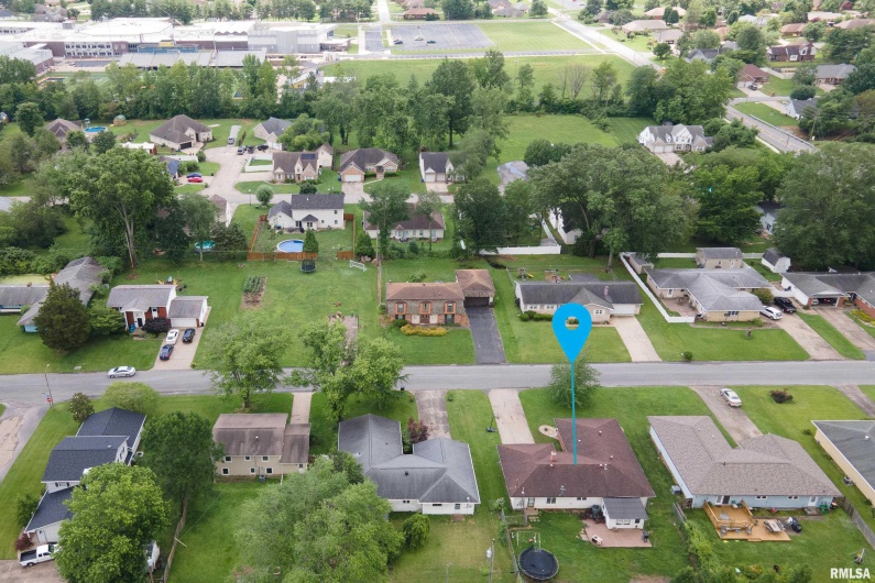1704 CAROL Drive, Marion, Illinois 62959, 3 Bedrooms Bedrooms, 0 ,2 BathroomsBathrooms,Residential,For Sale,CAROL,0,RMAQC4264426