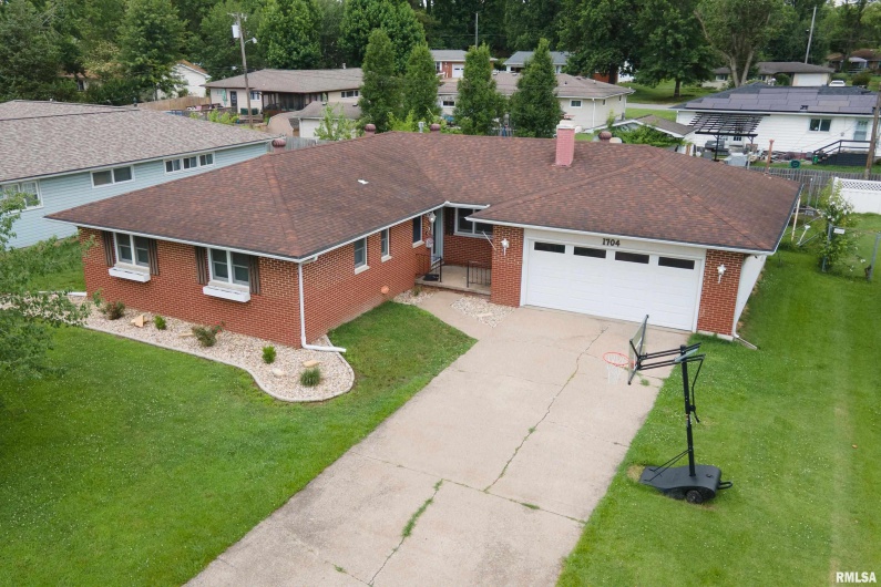1704 CAROL Drive, Marion, Illinois 62959, 3 Bedrooms Bedrooms, 0 ,2 BathroomsBathrooms,Residential,For Sale,CAROL,0,RMAQC4264426