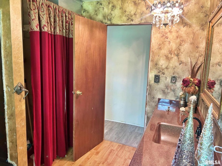 27 Grasty Road, Golconda, Illinois 62938, 2 Bedrooms Bedrooms, 0 ,2 BathroomsBathrooms,Residential,For Sale,Grasty,0,RMAEB458437