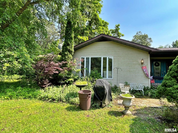 27 Grasty Road, Golconda, Illinois 62938, 2 Bedrooms Bedrooms, 0 ,2 BathroomsBathrooms,Residential,For Sale,Grasty,0,RMAEB458437
