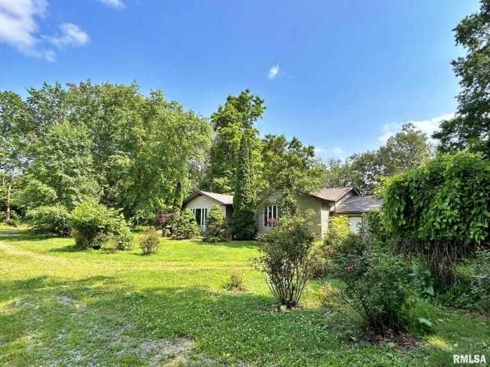 27 Grasty Road, Golconda, Illinois 62938, 2 Bedrooms Bedrooms, 0 ,2 BathroomsBathrooms,Residential,For Sale,Grasty,0,RMAEB458437