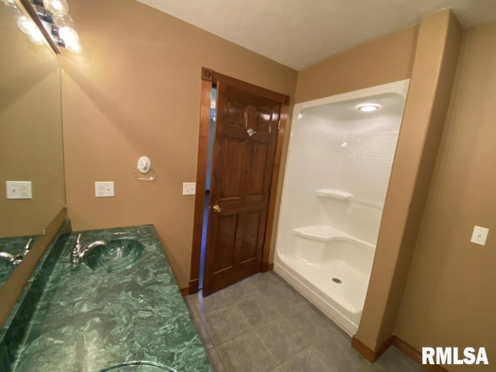 1501 Erinberry Street, Marion, Illinois 62959, 3 Bedrooms Bedrooms, 0 ,2 BathroomsBathrooms,Residential,For Sale,Erinberry,0,RMAQC4264438
