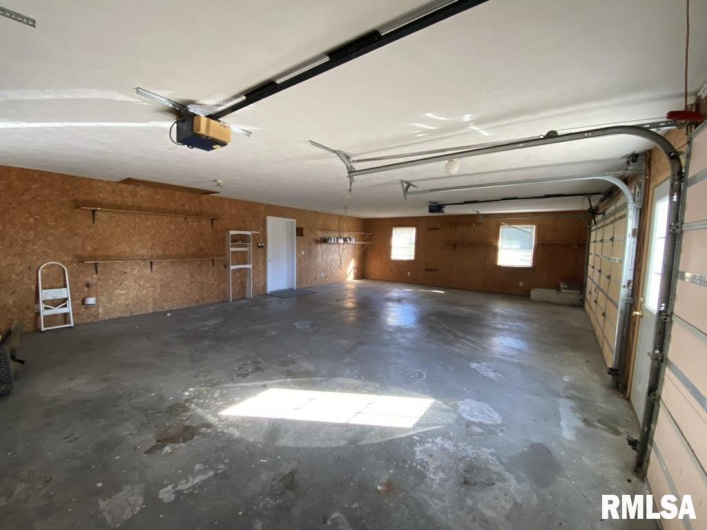 1501 Erinberry Street, Marion, Illinois 62959, 3 Bedrooms Bedrooms, 0 ,2 BathroomsBathrooms,Residential,For Sale,Erinberry,0,RMAQC4264438