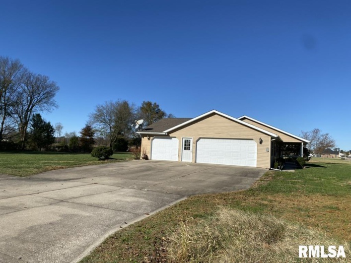 1501 Erinberry Street, Marion, Illinois 62959, 3 Bedrooms Bedrooms, 0 ,2 BathroomsBathrooms,Residential,For Sale,Erinberry,0,RMAQC4264438