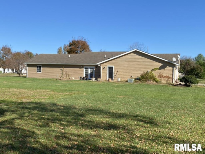 1501 Erinberry Street, Marion, Illinois 62959, 3 Bedrooms Bedrooms, 0 ,2 BathroomsBathrooms,Residential,For Sale,Erinberry,0,RMAQC4264438