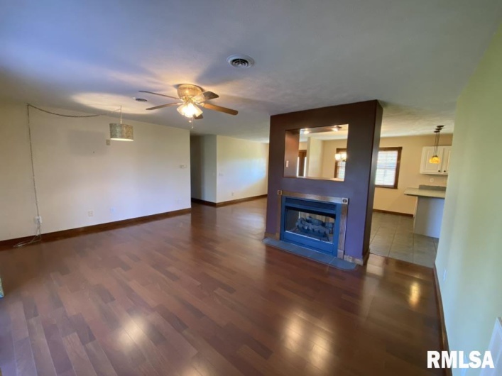 1501 Erinberry Street, Marion, Illinois 62959, 3 Bedrooms Bedrooms, 0 ,2 BathroomsBathrooms,Residential,For Sale,Erinberry,0,RMAQC4264438