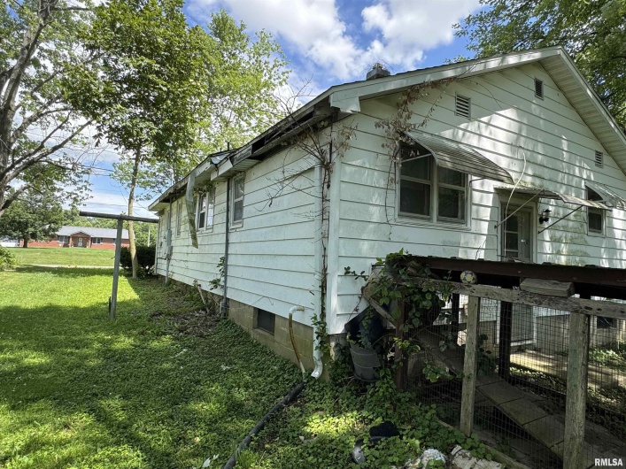 207 ROOSEVELT Street, Elkville, Illinois 62932, 2 Bedrooms Bedrooms, 0 ,1 BathroomBathrooms,Residential,For Sale,ROOSEVELT,0,RMAEB458440
