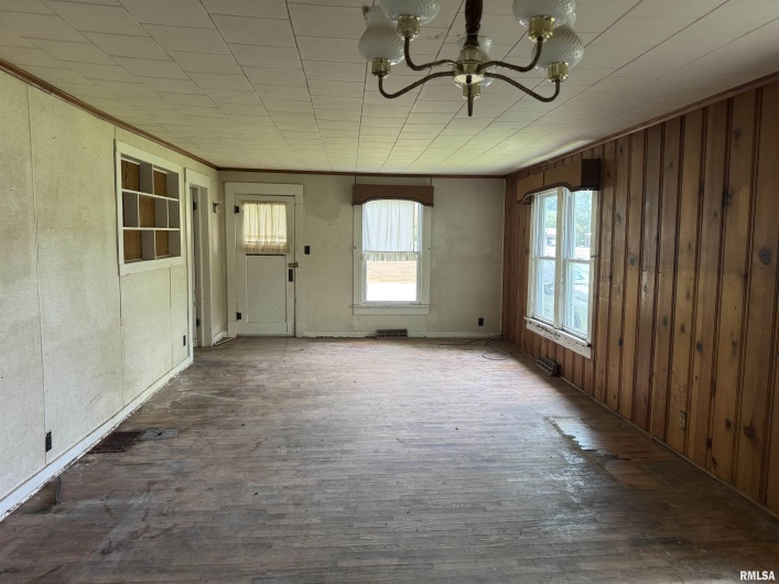 207 ROOSEVELT Street, Elkville, Illinois 62932, 2 Bedrooms Bedrooms, 0 ,1 BathroomBathrooms,Residential,For Sale,ROOSEVELT,0,RMAEB458440