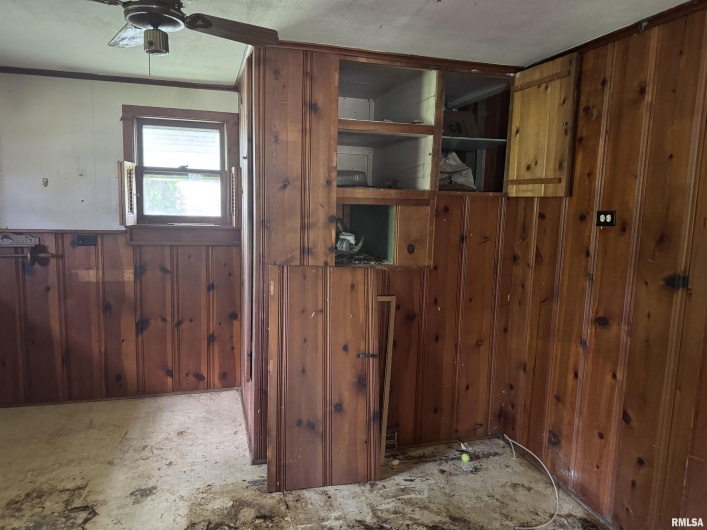 207 ROOSEVELT Street, Elkville, Illinois 62932, 2 Bedrooms Bedrooms, 0 ,1 BathroomBathrooms,Residential,For Sale,ROOSEVELT,0,RMAEB458440