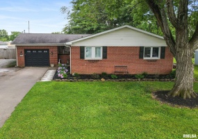 809 DOGWOOD Lane, Marion, Illinois 62959, 3 Bedrooms Bedrooms, 0 ,2 BathroomsBathrooms,Residential,For Sale,DOGWOOD,0,RMAEB458443