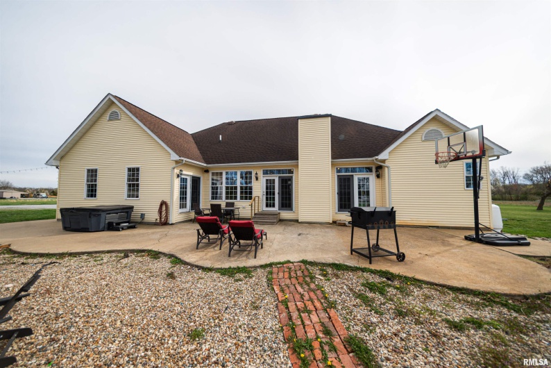 1504 Feazel Road, Harrisburg, Illinois 62946-4642, 4 Bedrooms Bedrooms, 0 ,3 BathroomsBathrooms,Residential,For Sale,Feazel,0,RMAEB457287