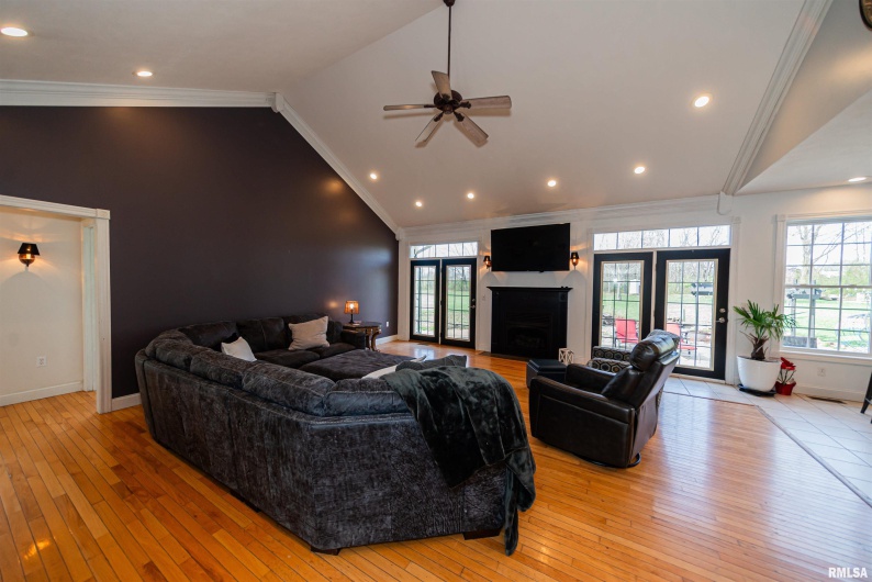 1504 Feazel Road, Harrisburg, Illinois 62946-4642, 4 Bedrooms Bedrooms, 0 ,3 BathroomsBathrooms,Residential,For Sale,Feazel,0,RMAEB457287