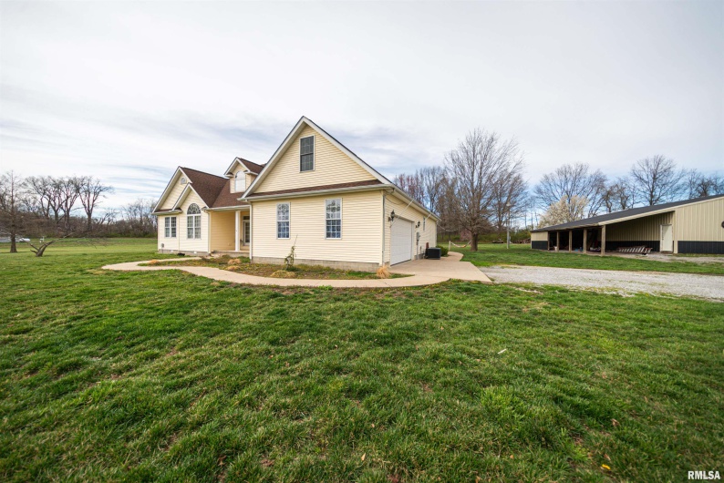 1504 Feazel Road, Harrisburg, Illinois 62946-4642, 4 Bedrooms Bedrooms, 0 ,3 BathroomsBathrooms,Residential,For Sale,Feazel,0,RMAEB457287