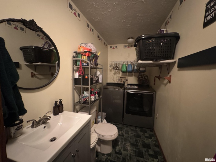 5560 Hidden Acres Lane, Carterville, Illinois 62918, 4 Bedrooms Bedrooms, 0 ,2 BathroomsBathrooms,Residential,For Sale,Hidden Acres,0,RMAQC4264453