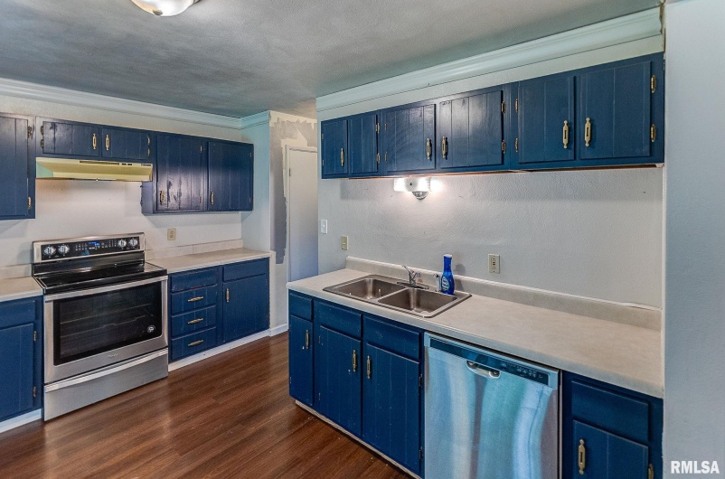 608 CYPRESS Lane, Sparta, Illinois 62286, 3 Bedrooms Bedrooms, 0 ,1 BathroomBathrooms,Residential,For Sale,CYPRESS,0,RMAEB458445