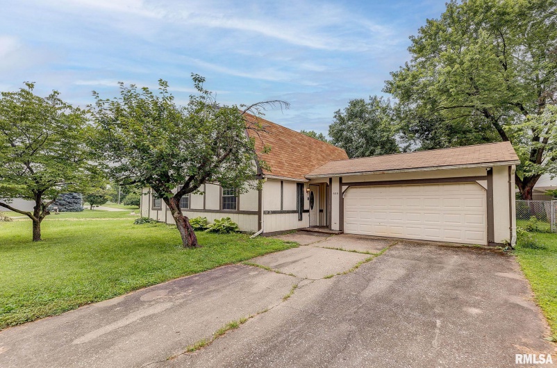 608 CYPRESS Lane, Sparta, Illinois 62286, 3 Bedrooms Bedrooms, 0 ,1 BathroomBathrooms,Residential,For Sale,CYPRESS,0,RMAEB458445