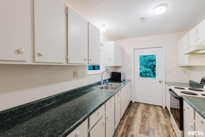 880 State Route 166, Creal Springs, Illinois 62922, 2 Bedrooms Bedrooms, 0 ,1 BathroomBathrooms,Residential,For Sale,State Route 166,0,RMAEB458449