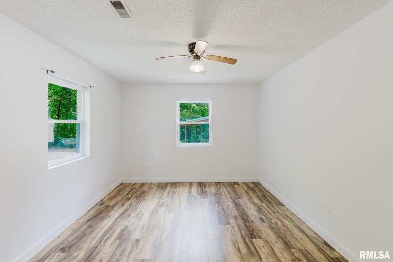 880 State Route 166, Creal Springs, Illinois 62922, 2 Bedrooms Bedrooms, 0 ,1 BathroomBathrooms,Residential,For Sale,State Route 166,0,RMAEB458449