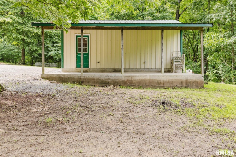 880 State Route 166, Creal Springs, Illinois 62922, 2 Bedrooms Bedrooms, 0 ,1 BathroomBathrooms,Residential,For Sale,State Route 166,0,RMAEB458449