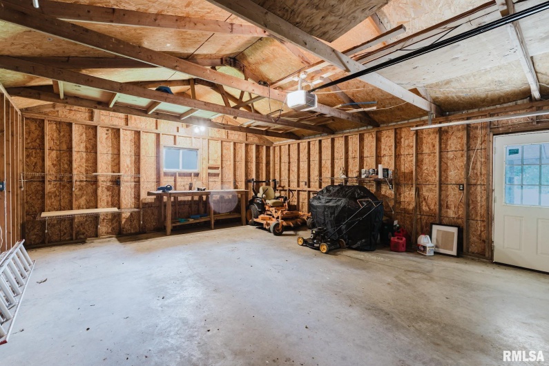 880 State Route 166, Creal Springs, Illinois 62922, 2 Bedrooms Bedrooms, 0 ,1 BathroomBathrooms,Residential,For Sale,State Route 166,0,RMAEB458449