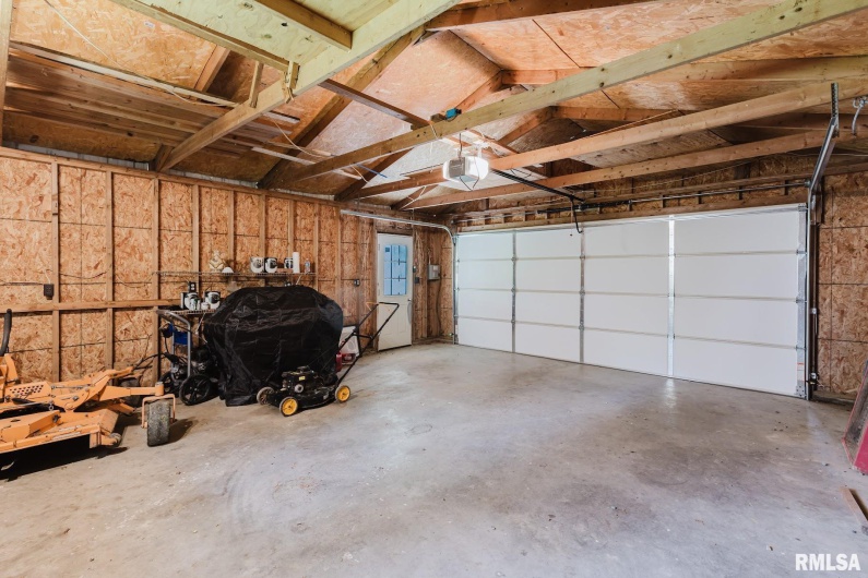 880 State Route 166, Creal Springs, Illinois 62922, 2 Bedrooms Bedrooms, 0 ,1 BathroomBathrooms,Residential,For Sale,State Route 166,0,RMAEB458449