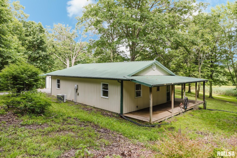 880 State Route 166, Creal Springs, Illinois 62922, 2 Bedrooms Bedrooms, 0 ,1 BathroomBathrooms,Residential,For Sale,State Route 166,0,RMAEB458449
