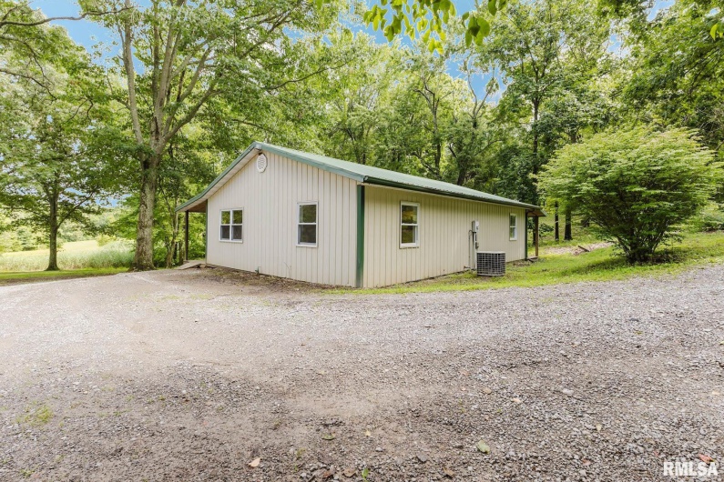 880 State Route 166, Creal Springs, Illinois 62922, 2 Bedrooms Bedrooms, 0 ,1 BathroomBathrooms,Residential,For Sale,State Route 166,0,RMAEB458449