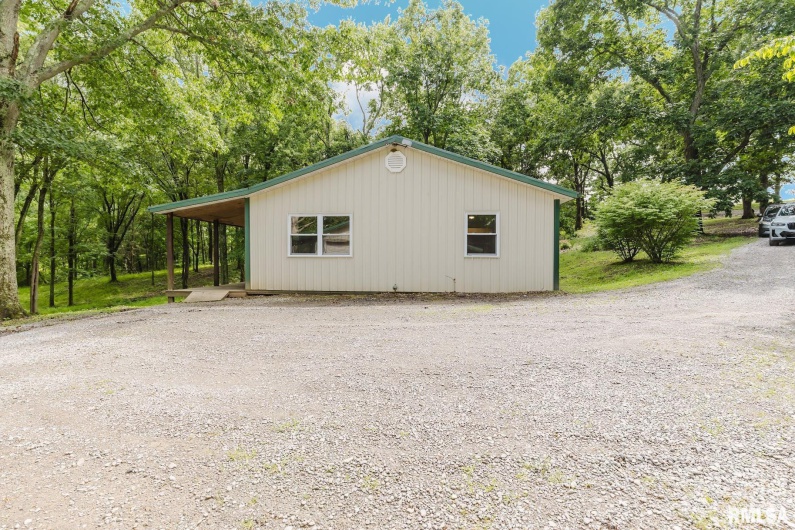 880 State Route 166, Creal Springs, Illinois 62922, 2 Bedrooms Bedrooms, 0 ,1 BathroomBathrooms,Residential,For Sale,State Route 166,0,RMAEB458449