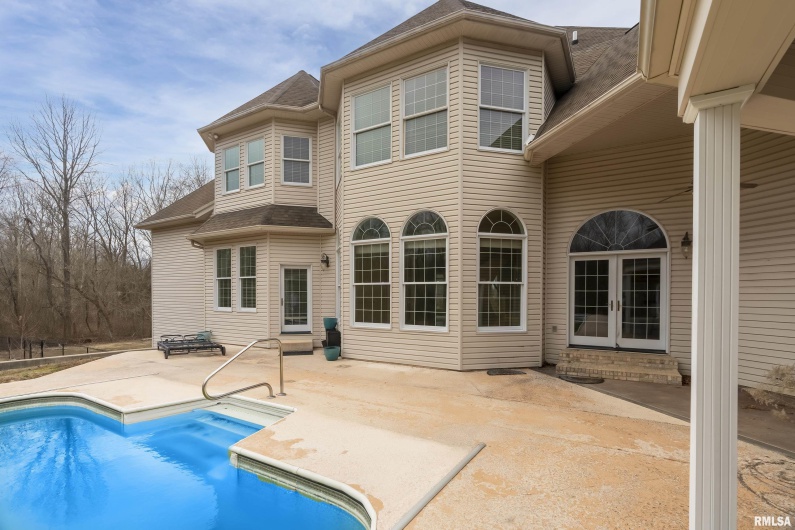 3115 Striegel Road, Carbondale, Illinois 62901, 4 Bedrooms Bedrooms, 0 ,3 BathroomsBathrooms,Residential,For Sale,Striegel,0,RMAEB456934