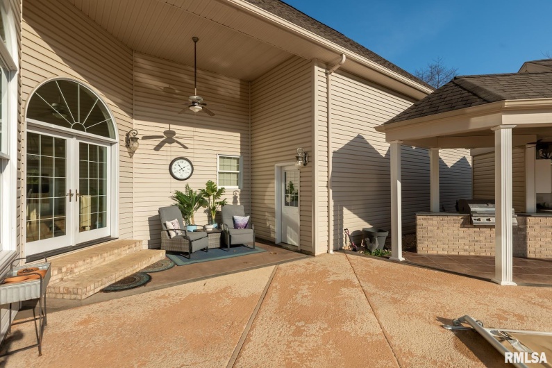 3115 Striegel Road, Carbondale, Illinois 62901, 4 Bedrooms Bedrooms, 0 ,3 BathroomsBathrooms,Residential,For Sale,Striegel,0,RMAEB456934