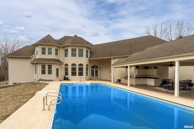 3115 Striegel Road, Carbondale, Illinois 62901, 4 Bedrooms Bedrooms, 0 ,3 BathroomsBathrooms,Residential,For Sale,Striegel,0,RMAEB456934