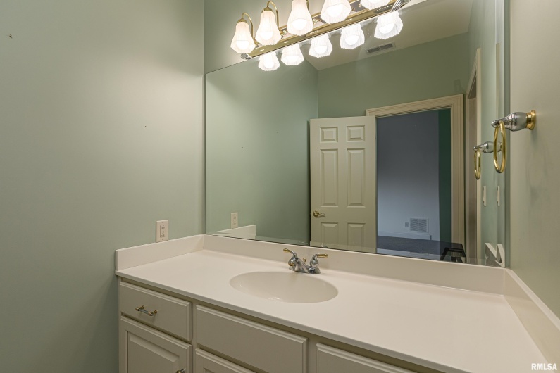 3115 Striegel Road, Carbondale, Illinois 62901, 4 Bedrooms Bedrooms, 0 ,3 BathroomsBathrooms,Residential,For Sale,Striegel,0,RMAEB456934